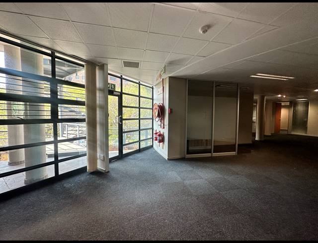 358M² OFFICE TO LET IN PARKTOWN